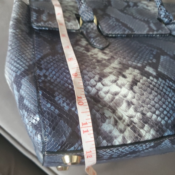 Gili Exotic Python snake print genuine leather handle, shoulder bag WOMEN'S - Picture 7 of 16